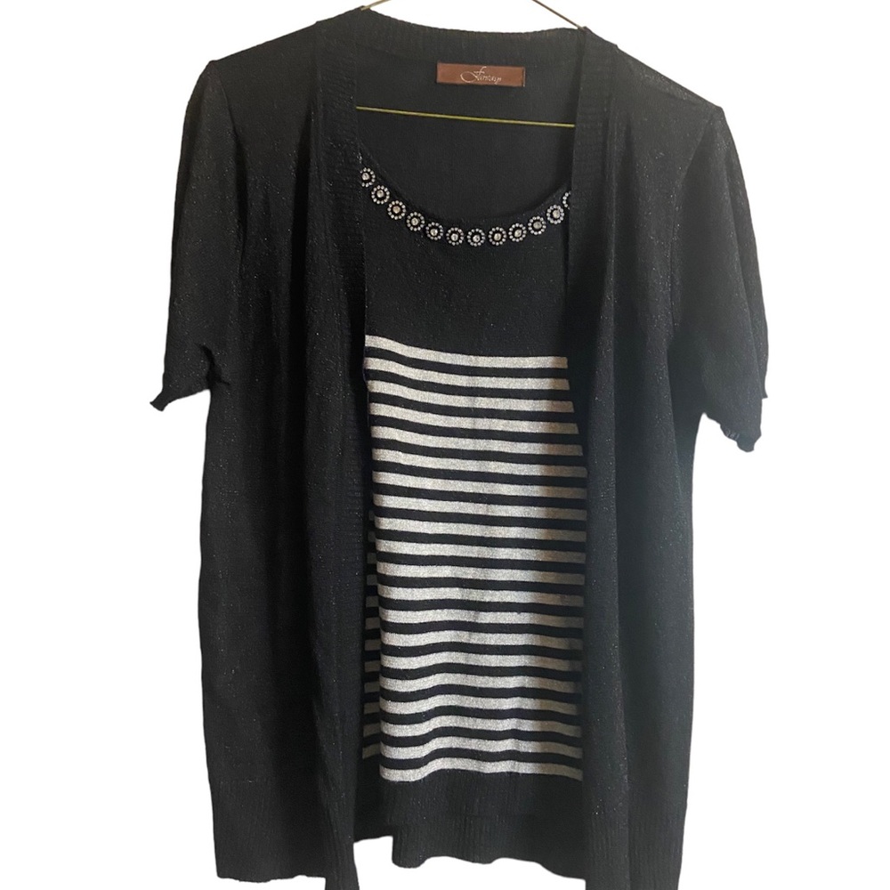 Lightweight fantasy scoopneck shortsleeve black white Sweater layered look med